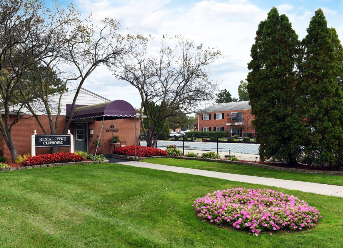 Franklin Square Apartments Lautrec Ltd.